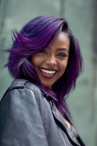 Color Purple Hair For Black Women, Purple Natural Hair, Body Glamour, Purple Bob, Black Women Hair Color, Hair Color For Dark Skin, Long Weaves, Hair Colors For Black Women, Colors For Black Women