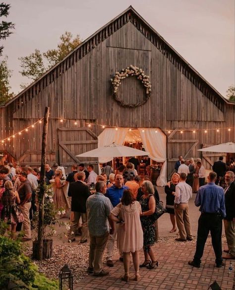 Classy Barn Wedding, Forest Theme Wedding, Barn Dance, Best Man Speech, Tiny Wedding, Barn Reception, Forest Theme, Wedding Goals, Wedding Places