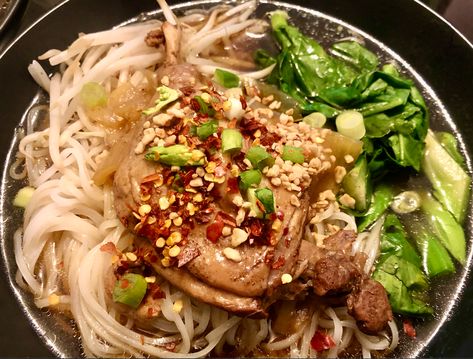 Thai Duck Noodles Soup Chinese Roast Duck, Thai Noodle Soups, Braised Duck, Chinese Five Spice Powder, Chinese Egg, Rice Noodle Soups, Types Of Noodles, Soup Broth, Easy Asian