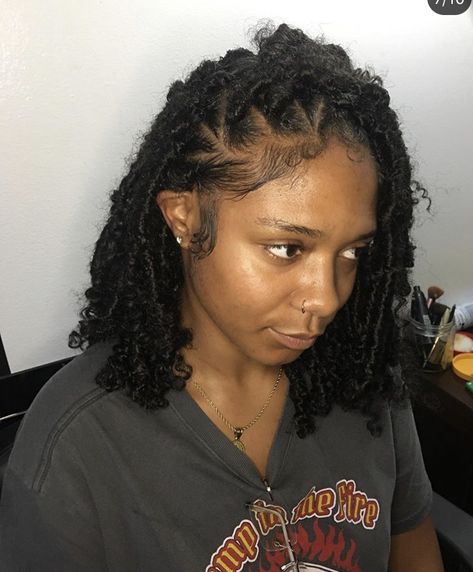 Boho Locs Black Women, Locs Black Women, Easy Hair Up, Easy Updos For Medium Hair, Boho Locs, Office Hairstyles, Outfit Grunge, Butterfly Locs, Haircut Types