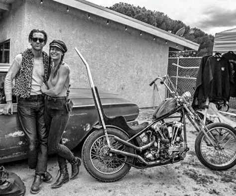 Groovy biker couple ( late 60's) Old School Chopper, Harley Davidson Knucklehead, Vintage Motorcycle Posters, Classic Harley Davidson, Harley Davidson Chopper, Motorcycle Culture, Biker Lifestyle, Chopper Bike, Biker Love