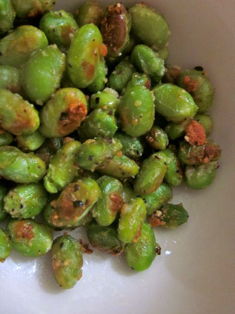 Crispy Edamame, Corn Video, Edamame Snack, Edamame Recipe, Shelled Edamame, Roasted Edamame, Slow Cooker Creamed Corn, Edamame Recipes, Recipes Protein