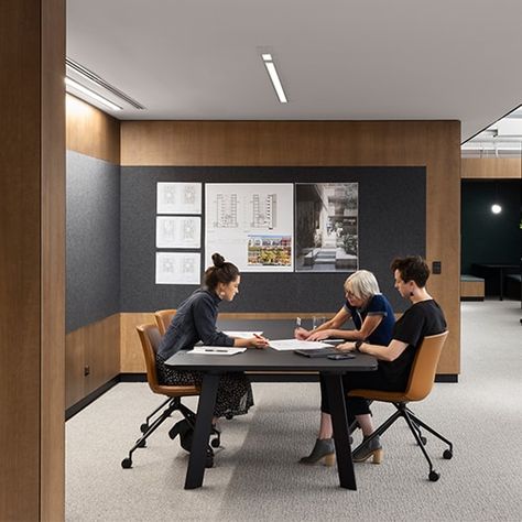 Norton Rose Fulbright Offices - Sydney | Office Snapshots Matte Black Table, Australian Interior, Australian Interior Design, Study Nook, Studio Interior Design, Interior Design Awards, Office Inspo, Australian Architecture, Workplace Design