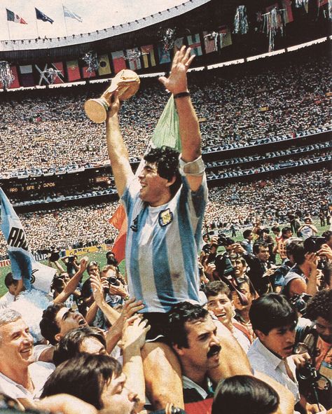 1986 FIFA World Cup won by Argentina team Maradona Football, Ezreal League Of Legends, Mexico 86, World Cup Trophy, Sporting Legends, Cr7 Messi, Argentina Football, Good Soccer Players, Best Football Players