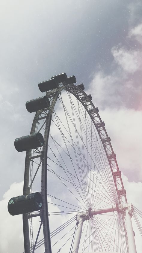 #SingaporeFlyer #Singapore #SG #vintage #retro #aesthetic #wallpaper #lockscreen #ferriswheel #flyer Singapore Aesthetic Wallpaper, Singapore Wallpaper, Aesthetic Singapore, Retro Aesthetic Wallpaper, Singapore Aesthetic, Singapore Flyer, Asthetic Pics, Aesthetic Wallpaper Lockscreen, Vintage Retro Aesthetic