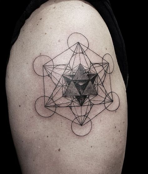 Tatuaje Metatron y Merkaba hecho en Studio A Tattoos La Plata Argentina por Facundo Pereyra Ochi #elmejortatuadordeargentina #elmejortatuadordelaplata Merkaba Tattoo, A Tattoos, Geometric Tattoo, Tatting, Tattoos, Argentina