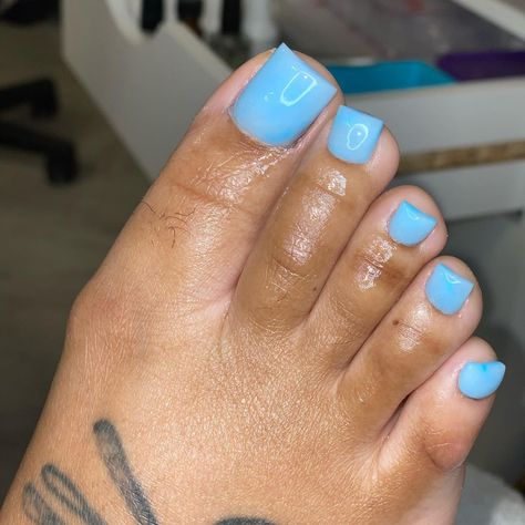 DreaDaGreat ✨ on Instagram: “It’s the blue for me 😍 Have you booked⁉️ This could be you 😌 Click link to book ✨Come Sit In My Chair ✨ Turn On Post Notifications ✨ I Slay…” Baby Blue Toes, Pretty Toenails, Blue Toe Nails, Kente Fashion, Pedicure Colors, Gel Toe Nails, Baby Blue Nails, Acrylic Toes, Acrylic Toe Nails