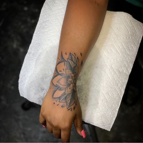 Arm And Wrist Tattoos For Women, Hand To Wrist Tattoos For Women, Wrist Tattoo Black Women, Wrist Tattoos For Women Cover Up, Feminine Wrist Tattoos, Tomorrow Tattoo, Small Feminine Tattoos, Medium Size Tattoos, Cute Foot Tattoos