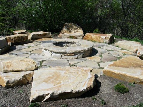 fire pit Fire Pit Natural Stone, Rock Fire Pit, Backyard Hill Landscaping, Garden Fireplace, Fire Pit With Rocks, Outdoor Stone Fireplaces, Texas Landscaping, Sloped Backyard Landscaping, Fire Pit Outdoor