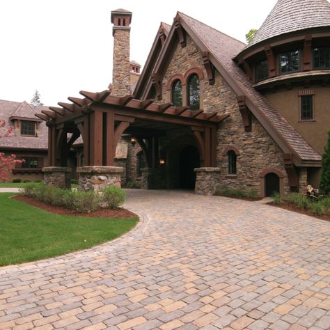 Drive Through Portico, Entrances To Homes, Front Entry Landscaping, Front Yards Diy, Shingle Style Architecture, Driveway Design, Paver Driveway, Entry Design, Stamped Concrete