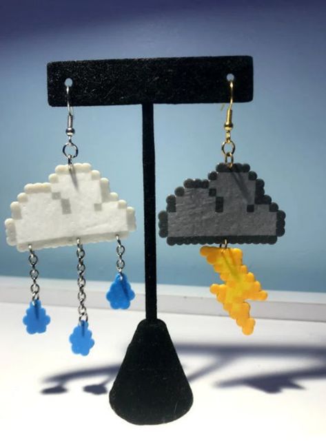 Mini Perler Beads, Perler Earrings, Hamma Beads Ideas, Cloud Earrings, Weather Cloud, Easy Perler Bead Patterns, Perler Creations, Pixel Beads, Pearl Beads Pattern