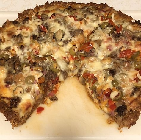 Hamburger Crust Pizza, Keto Cauliflower Pizza Crust, Keto Cauliflower Pizza, Pizza Crust Recipes, Mod Pizza, Crustless Pizza, Cauliflower Pizza Crust, Sausage Pizza, Best Homemade Pizza