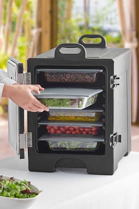 Person using food pan carrier for catering. Catering Food Displays, Food Carrier, Catering Supplies, Box Food, Catering Events, Cold Dishes, Catering Food, Food Displays, Foam Insulation