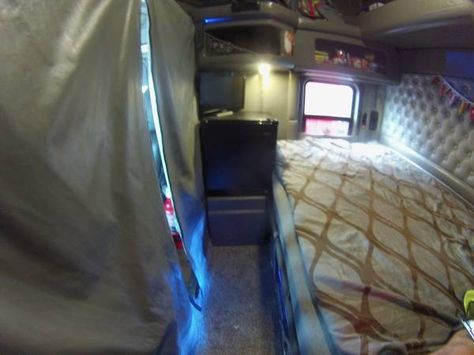 t660 sleeper Truck Interior, Truck Bed, Semi Trucks, Apartment Decor, Apartment, Trucks