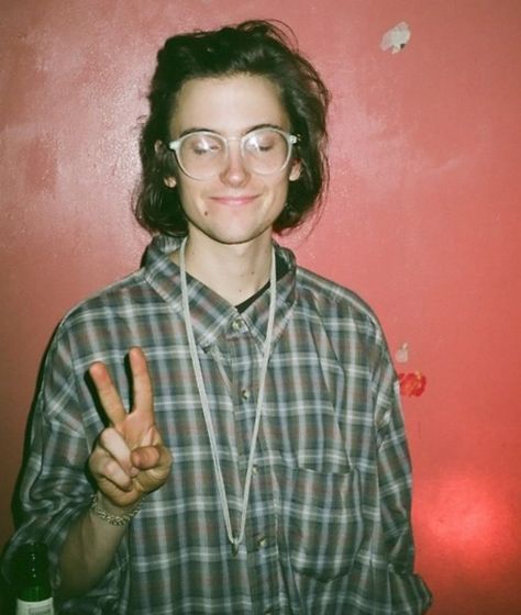 Zachary Cole Smith, Zachary Smith, Face Challenge, Clothes Grunge, Xavier Dolan, Comfy Clothing, Grunge Boy, Pretty Ppl, Trendy Clothes