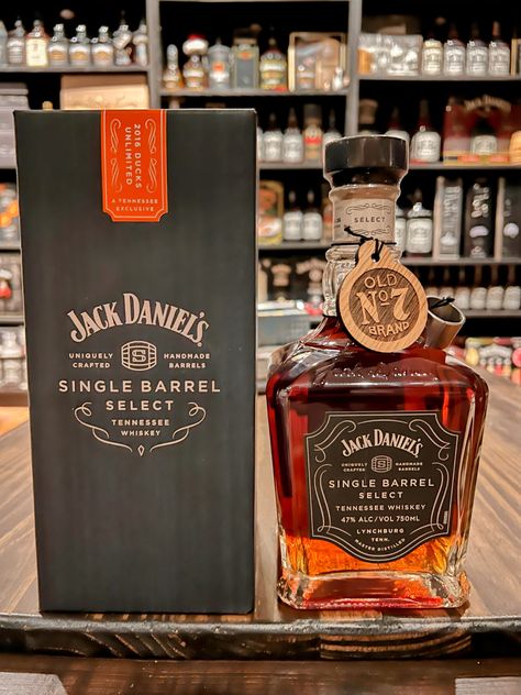 2016 Ducks Unlimited. Jack Daniels Single Barrel, Whisky Jack, Single Barrel Bourbon, Jack Daniel's Tennessee Whiskey, Whisky Drinks, Bourbon Drinks, Best Bourbons, Boozy Drinks, American Whiskey