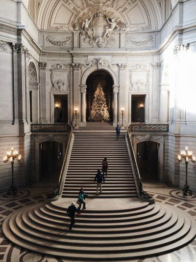 gorgeous stairwell, glamorous decor, wedding inspiration, christmas inspiration, classic St Francisco, Architecture Cool, Grand Hall, San Francisco City Hall, San Francisco City, Zaha Hadid, Academia Aesthetic, Beautiful Architecture, Beautiful Buildings