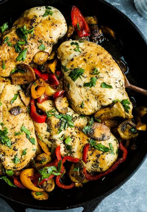 Skillet Chicken with Mushrooms and Peppers - Happy Healthy Mama Bell Pepper And Mushroom Recipe, Recipes With Mushrooms, Dinner Ideas Easy Healthy, Dinner Skillet, Veggies Dinner, Chicken With Mushrooms, Chicken Veggies, Mushroom Recipe, Dinner Ideas Easy