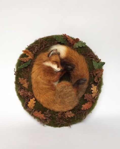 Needle Felted Fox Sculpture Felt Woodland, Fox Sculpture, Felted Fox, Felting Animals, Needle Felted Fox, Hedgehog Craft, Fox Crafts, Felted Art, Needle Felting Diy