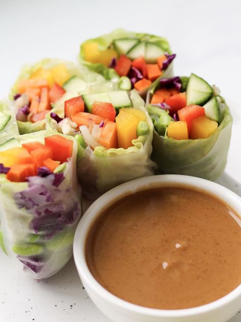 Vegetarian Rice Paper Rolls with Peanut Sauce - Hannah Magee RD Vegetarian Rice Paper Rolls, Spring Roll In A Bowl, Healthy Spring Rolls, Rice Paper Recipes, Rice Paper Wraps, Homemade Tahini, Rice Wraps, Fresh Spring Rolls, Peanut Dipping Sauces