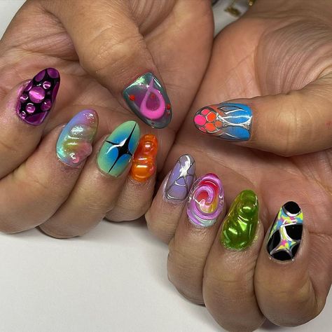 Short Funky Nail Designs, Cute Alien Art, Alien Nail Art, Pretty Alien, Alien Nails, Candy Nails, Junk Nails, 3d Nail Designs, Mens Nails