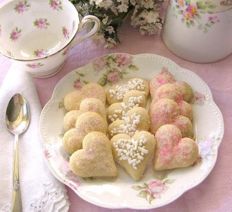 Pink Sweets, Tea Cookies, Valentine Cookies, Snow Angels, Croquettes, Pretty Food, Cute Food, San Valentino, Aesthetic Food