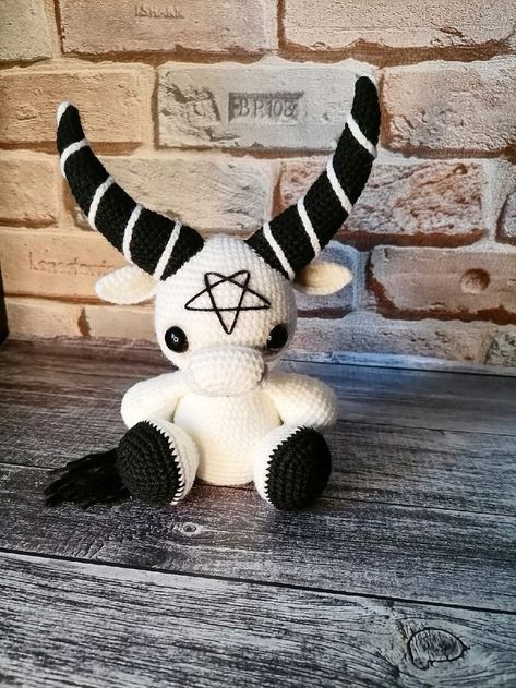 Dark Nursery, Creepy Toys, Goat Head, Coraline Doll, Coraline Jones, Creepy Christmas, Spooky Gifts, Kawaii Plush, Kawaii Plushies