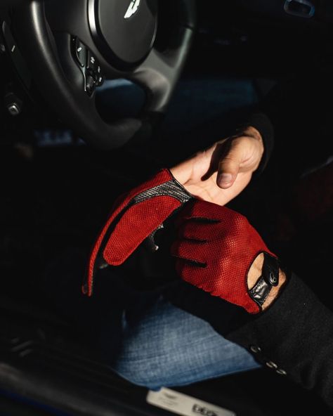 The Outlierman on Instagram: “Sunday drive, with The Bad One red Suede and black Nappa driving gloves! 🧤 #theoutlierman #drivinggloves #suedegloves #sportcar #supercar…” Driving Gloves, Modern Gentleman, Red Car, Perforated Leather, Red Suede, Leather Glove, Sports Cars, Leather Case, Leather Handmade