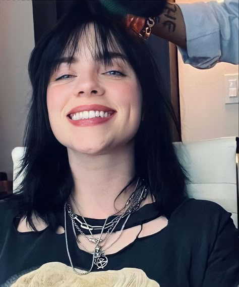 Billy Eilish, Billie Eyelash, Billie Eillish, My Gf, Fav Celebs, Best Photo, Color Hair, Her Smile, Girl Crush