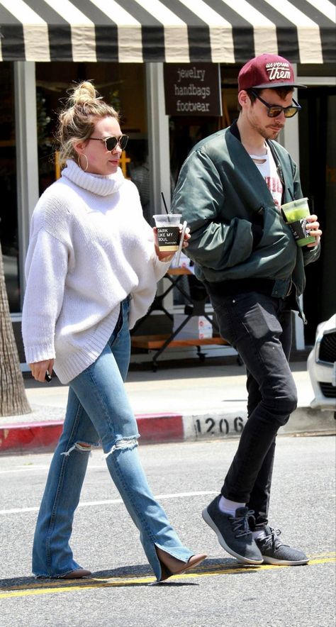 Hilary Duff Street Style Hilary Duff Maternity Style, Hilary Duff Street Style, Hilary Duff Style, Maternity Style, Hilary Duff, The Duff, Maternity Fashion, Plaid Shirt, Fashion Inspo