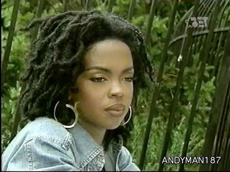 Lauryn Hill Makeup, Lauryn Hill Dreads, Ex Factor Lauryn Hill, Lauryn Hill Miseducation, Lauryn Hill Girl Aesthetic, Ms Lauryn Hill, Lauren Hill, Miseducation Of Lauryn Hill, Dreadlocks Hair Care