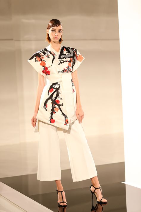 Summer Fashion Week, Spring Favorites, Recycled Kimono, Nyc Fashion Week, Josie Natori, Fancy Sarees Party Wear, Kimono Design, American Fashion Designers, Art Japonais