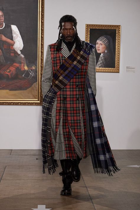 Designer Fits Men, Men In Dresses Fashion, Marine Men, Tartan Punk, Punk Ideas, Jacques Fath, Punk Men, Gender Fluid Fashion, Paris Fashion Week Runway