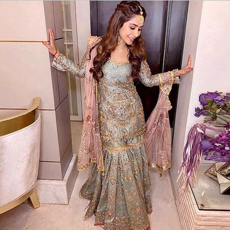 Latest Roka Ceremony Looks To Bookmark For 2020 - Witty Vows Roka Ceremony Outfits, Roka Ceremony, Party Wear For Women, Party Gown Dress, Walima Dress, Desi Wedding Dresses, Asian Bridal Dresses, Asian Wedding Dress, Partywear Dresses