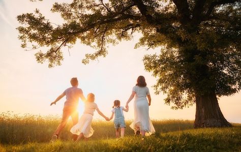 Photo happy family on summer walk | Premium Photo #Freepik #photo #happy-parents #family-park #happy-family #family-walking Family Vision, Family Walking, Marathi Kavita, Family Mini Sessions, Family Park, Desktop Images, Family Stock Photo, Jones Family, Photo Walk