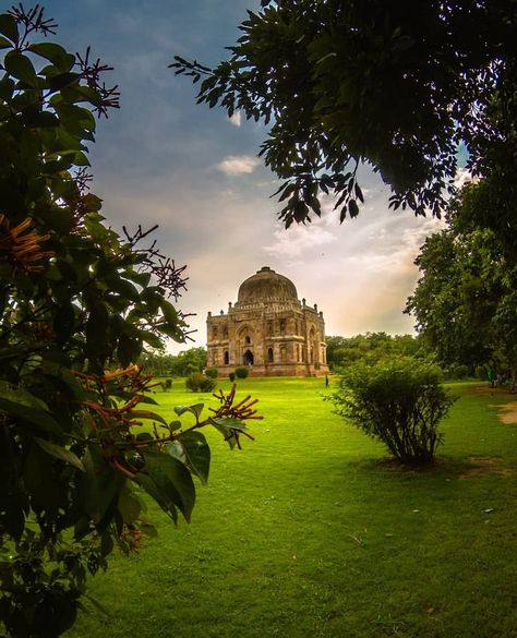 Lodi Gardens New Delhi, Lodi Garden, Lodhi Garden, Wallpaper Clock, Iphone Wallpaper Clock, Northeast India, Garden Watercolor, New Delhi India, India Tour