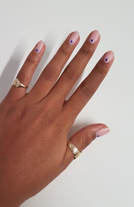 Dot On Nails Simple, Short Dot Nails, One Dot Nails, Minimilastic Nails, Minimalist Dot Nails, Small Design Nails, Nails Dots Minimalist, Scandi Nails, Minimalistic Nails Design