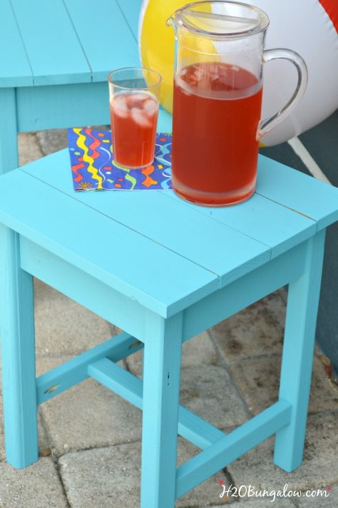 Easy Diy Patio, Patio Table Plans, Wood Patio Table, Diy Patio Table, Small Outdoor Patios, Diy Outdoor Table, Wood Patio, Diy Holz, Wood Plans