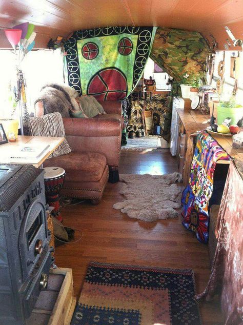 ☮ American Hippie Bohéme Boho Lifestyle ☮ Renovated School Bus Converted Bus, Bus Living, Kombi Home, Hippie Bus, Bus House, Rv Homes, Bus Life, Campervan Interior, Camper Makeover