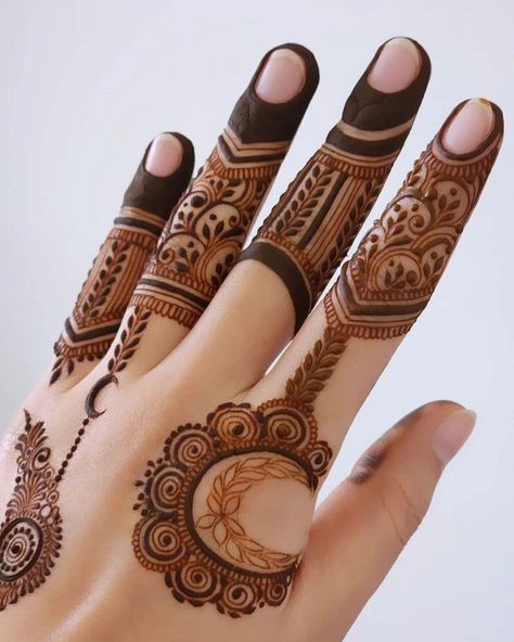 henna tattoo henna designs henna henna tattoos henna tattoo designs henna hand henna design henna tattoo design henna tattoos designs hennas hennas tattoo henna hands henna brows hennas designs henna designs easy henna haarfarbe henna brow mehndi design henna kleid henna abend kleid simple mehndi design henna augenbraue henna haarfarbe dm henna abend bridal mehndi design henna designs easy mehndi design henna design simple mehndi design henna back hand mehndi design bridal mehndi design henna ta Finger Mehendi Designs, Short Mehndi Design, Finger Henna Designs, Henna Tattoo Designs Hand, Finger Henna, Mehndi Designs For Kids, Simple Mehndi Designs Fingers, Very Simple Mehndi Designs, Pretty Henna Designs