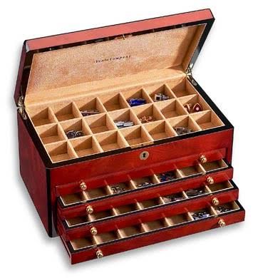 cufflink box - Google Search                                                                                                                                                     More https://premiumcuffs.com Gold Man, Designer Cufflinks, Der Gentleman, Menswear Accessories, Gentlemans Club, Ring Man, Cufflink Box, Dapper Gentleman, Man Stuff