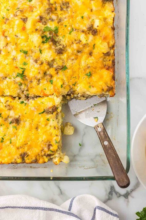 Eggs And Veggies, Potatoes Breakfast, Egg Bake Recipe, Easy Breakfast Bake, Tot Breakfast Casserole, Tater Tot Breakfast Casserole, Breakfast Potato Casserole, Simply Potatoes, Baked Eggs Recipe