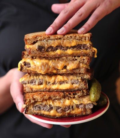 Patty Melt Recipe, Happy Hour Appetizers, Beef Sandwich Recipes, Hangover Food, Panini Recipes, Melt Recipe, Patty Melt, Sandwich Ingredients, Hamburger Meat Recipes