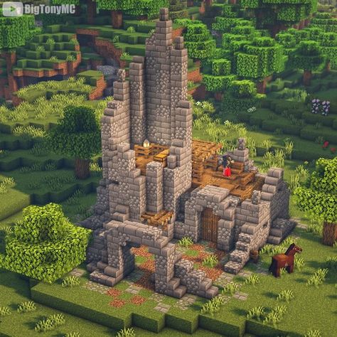 Minecraft Abandoned Castle, Minecraft Ruins, Chalet Minecraft, Château Minecraft, Villa Minecraft, Castle Minecraft, Build A Castle, Small Castle, Minecraft Kingdom