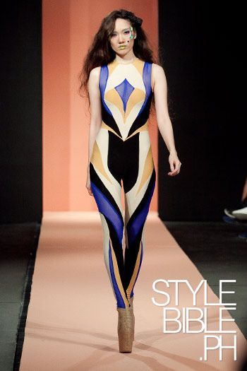 This one piece is a example of symmetrical balance in fashion. Both sides are equal balanced. Symmetrical Balance Outfit, Formal Balance Drawing, Principles Of Design Balance In Fashion, Balance Dress Illustration, Principles Of Design Balance Dress, Balance In Fashion, Symmetrical Balance Drawing, Elements Of Design Shape, Symmetrical Balance