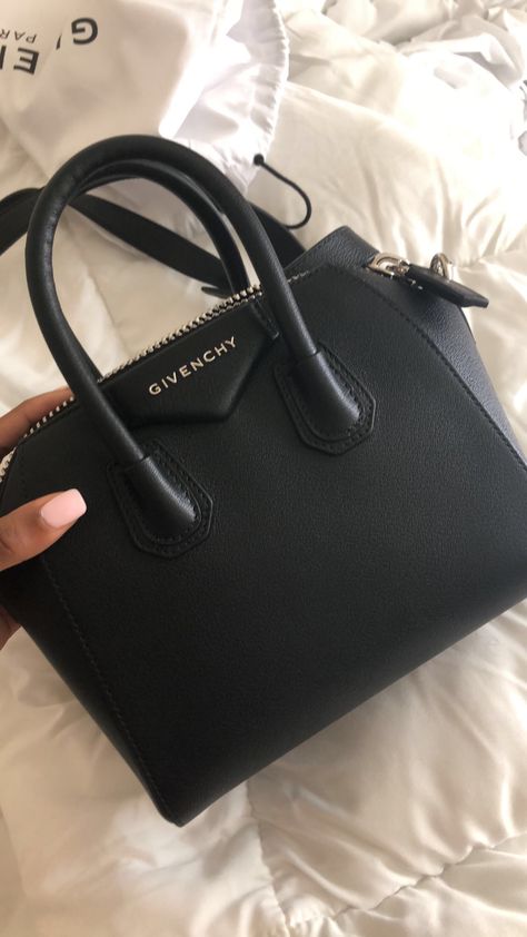 Antigona Mini, Givenchy Antigona, Trendy Purses, Designer Purses, Bag Collection, Mini Handbags, Givency Antigona Bag, Purses Designer, Hand Bags