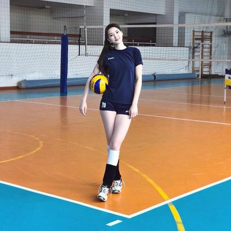 Sabina Altynbekova, Female Volleyball Players, Play Volleyball, Volleyball Outfits, Volley Ball, Women Volleyball, Volleyball Team, Kendo, Volleyball Players