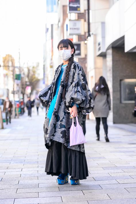 Kimono Street Style, Tokyo Fashion Week Street Styles, Japanese Fashion Trends, Street Style Tokyo, Japan Fashion Street, Japanese Costume, Street Style 2018, Tokyo Fashion Week, Tokyo Street Style