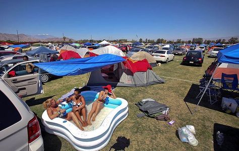 Coachella Camping, Music Festival Camping, Zelt Camping, Trendy Music, Camping Set Up, Coachella Valley Music And Arts Festival, Camping Set, Festival Camping, Coachella Valley