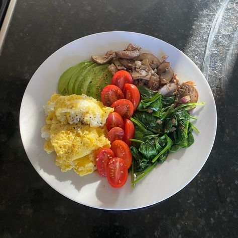 Eggs Spinach Breakfast, Egg Spinach Breakfast, Egg And Spinach Breakfast, Egg White And Spinach Breakfast, Tomato Spinach Eggs, Avocado Egg Breakfast, Eggs With Spinach And Tomato, Eggs With Mushrooms And Spinach, Spinach And Eggs Breakfast